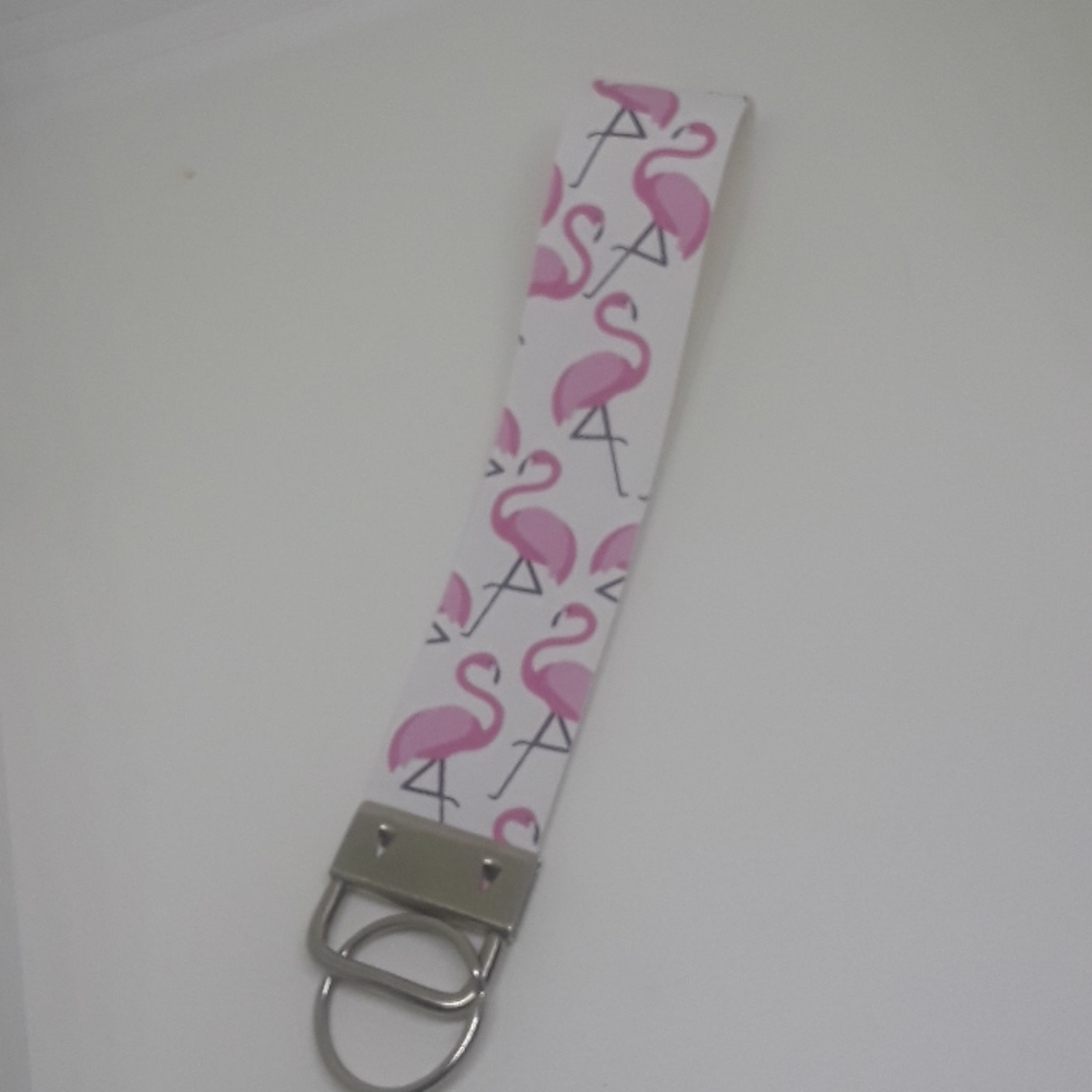 Flamingo pattern wristlet keychain - Picture 3 of 5